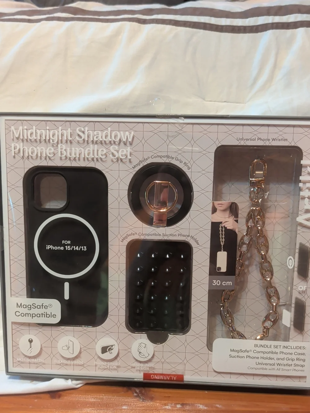 Midnight Shadow Phone Bundle Set: iPhone 15/14/13 - Black Case w Gold Accessorie